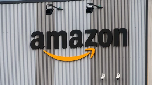 Amazon lança resumos de produtos de áudio com tecnologia de IA para itens selecionados